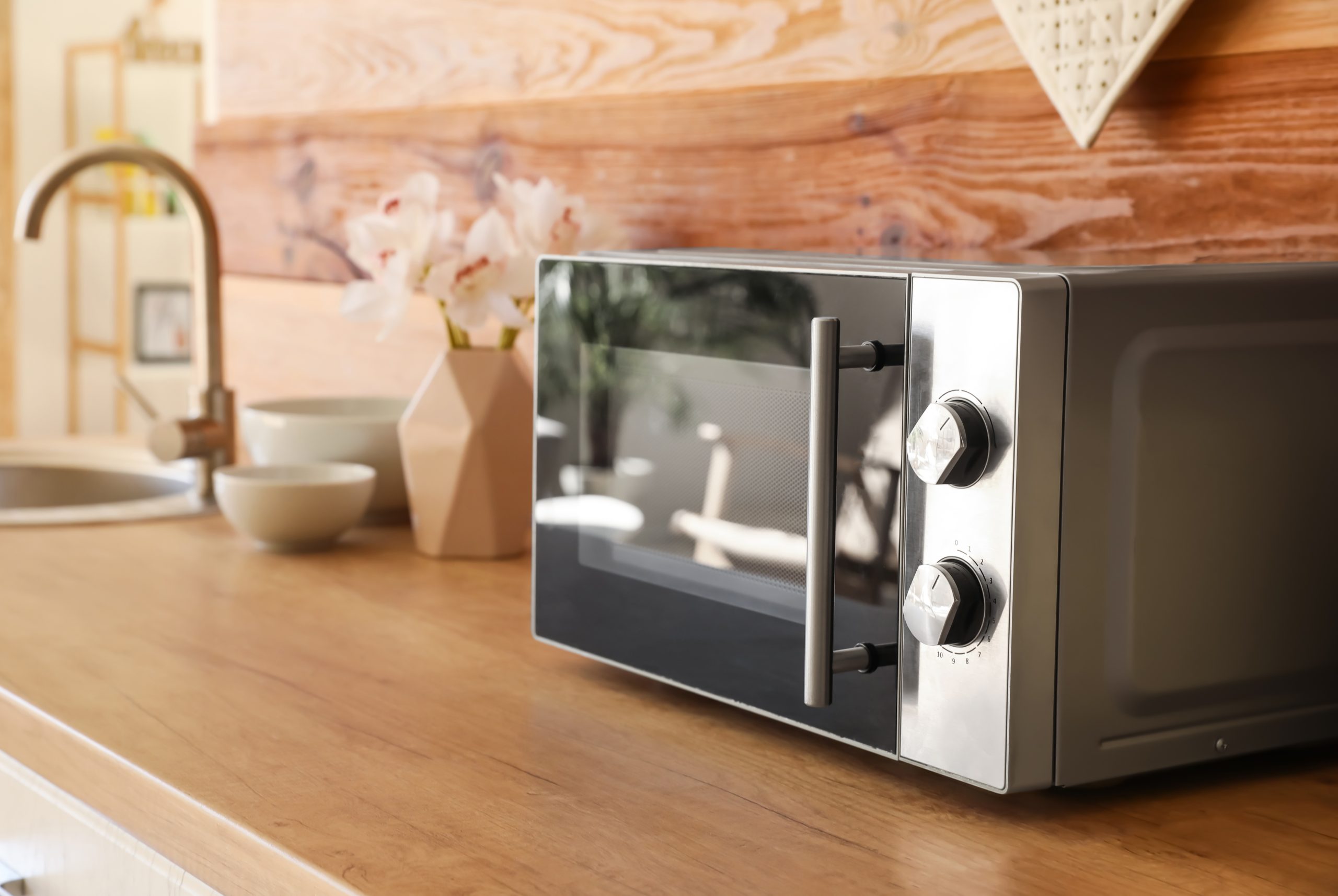 Your Microwave on the Fritz? Common Microwave Problems Solved