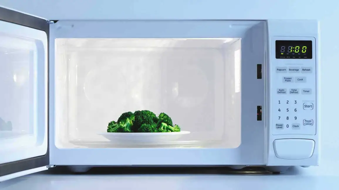 GE Profile Microwave Review: Is It Worth Your Counter Space?